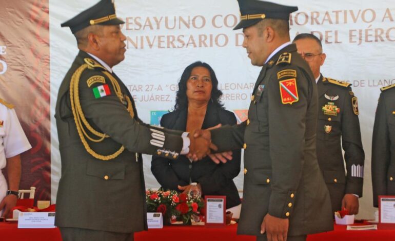Asiste Abelina López, al Aniversario del Ejército Mexicano