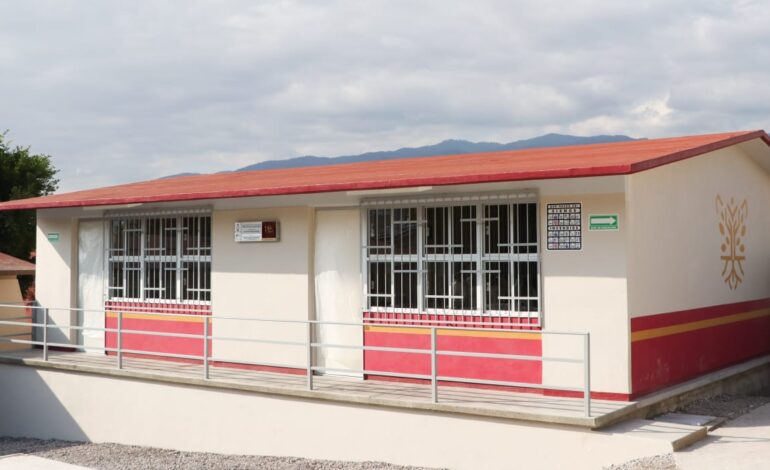 Inaugura titular de la SEG aulas en la telesecundaria “Emiliano Zapata”