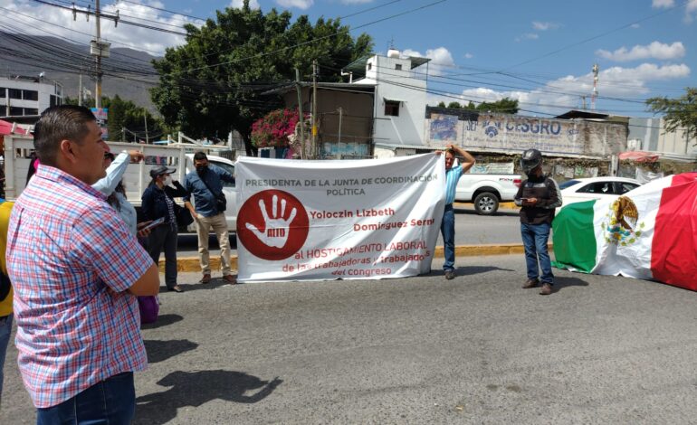 Despiden a dos sindicalizados que participaron en el bloqueo del Congreso hace dos semanas