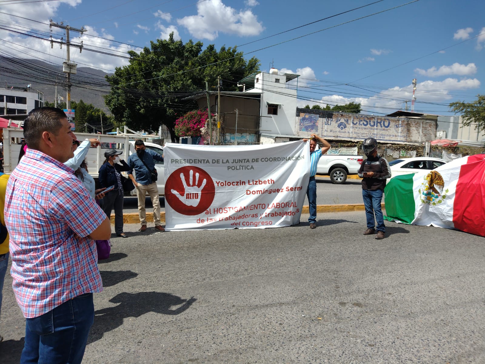 Despiden a dos sindicalizados que participaron en el bloqueo del Congreso hace dos semanas