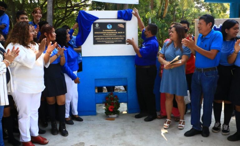 Inaugura Abelina López techado de cancha en el CETMAR