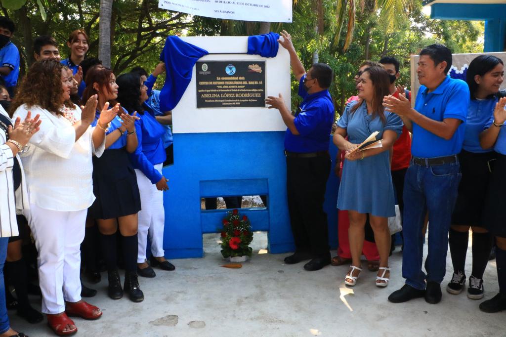 Inaugura Abelina López techado de cancha en el CETMAR
