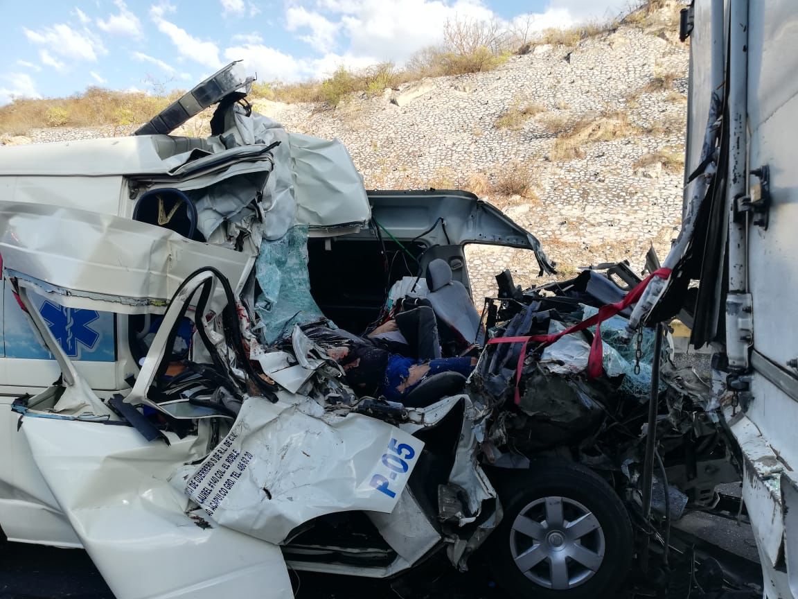 Choque en la Autopista del Sol deja cuatro muertos