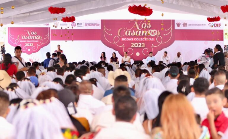 Celebra Evelyn Salgado Bodas Colectivas en Día del Amor y la Amistad en Chilpancingo