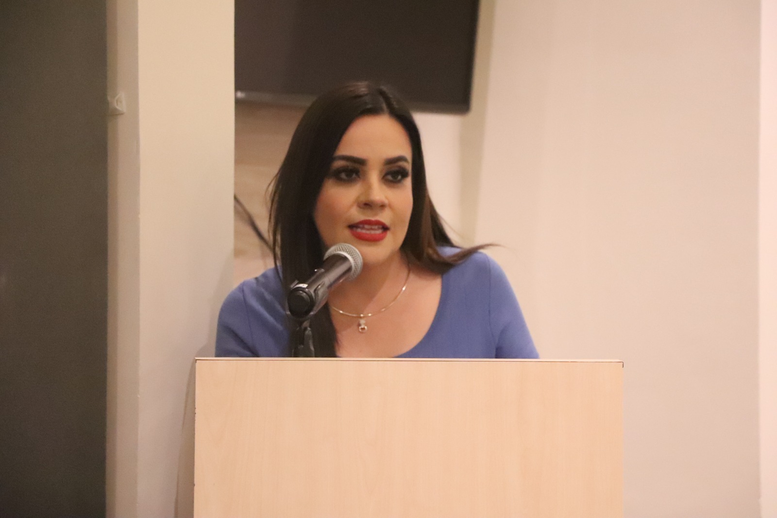 Proponen incorporar el derecho de las mujeres a una vida libre de violencia en el ámbito de la administración pública