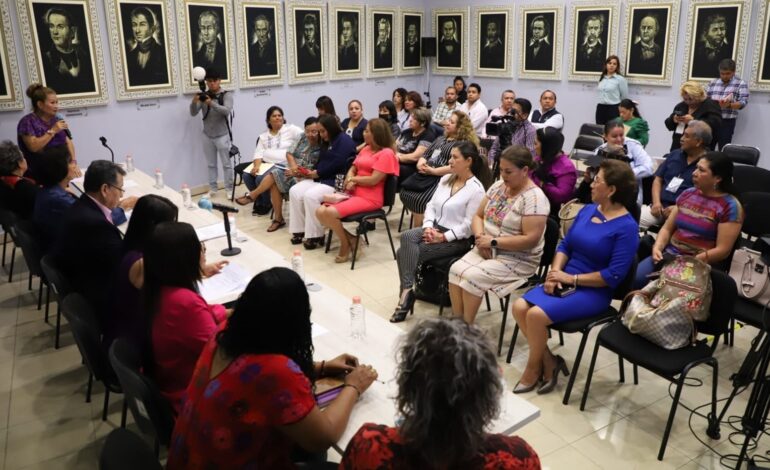Urge legislar para garantizar espacios públicos a niñas y mujeres: Héctor Apreza
