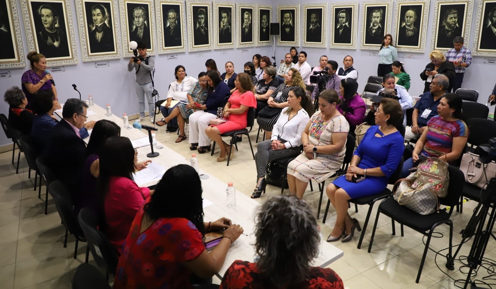 Urge legislar para garantizar espacios públicos a niñas y mujeres: Héctor Apreza