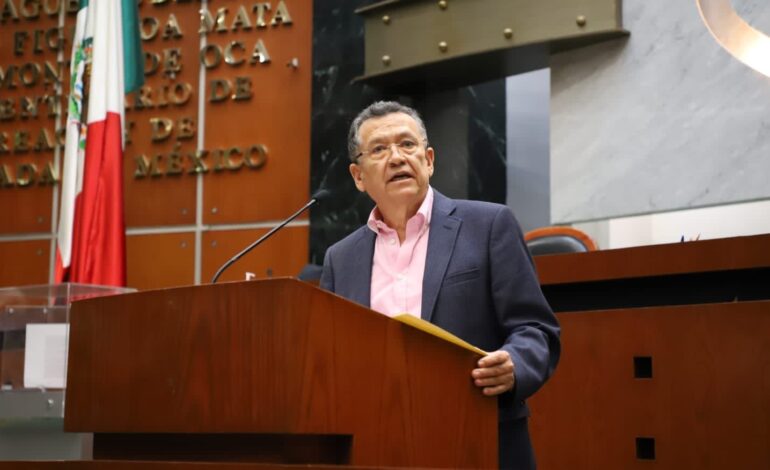 Acciones del Congreso se basan en el diálogo y se apegan a la legalidad, sostienbe diputado Apreza Patrón