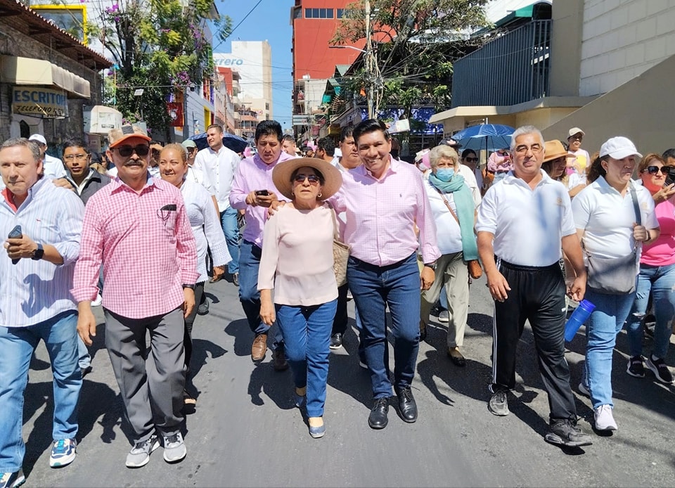 #MarchaINE | Priístas, panistas y grupos conservadores marchan en Chilpancingo