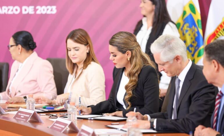 Firma Evelyn Salgado convenios de seguridad con estados limítrofes y de colaboración del FASP 2023