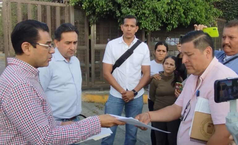 Tras dictar Tribunal de Conciliación la ilegalidad del paro, sindicalistas terminan su bloqueo en el Congreso de Guerrero