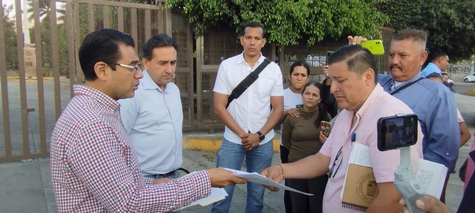 Tras dictar Tribunal de Conciliación la ilegalidad del paro, sindicalistas terminan su bloqueo en el Congreso de Guerrero