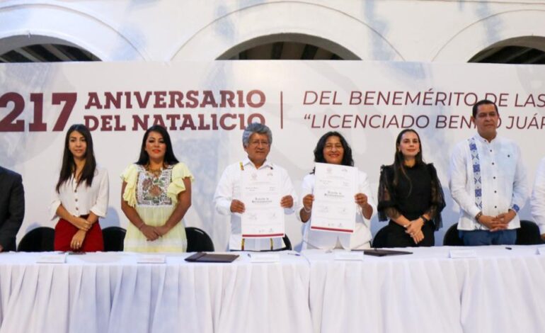 Firma Abelina López, acuerdo de hermanamiento con Oaxaca de Juárez