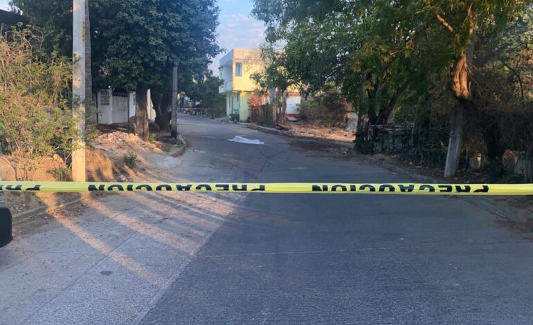Dejan cadáver de un hombre amordazado y amarrado de pies y manos en colonia de Acapulco