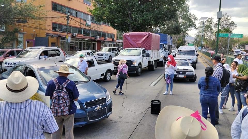 Policía Estatal disuade manifestación en bulevar que conecta a la Autopistal del Sol en Chilpancingo