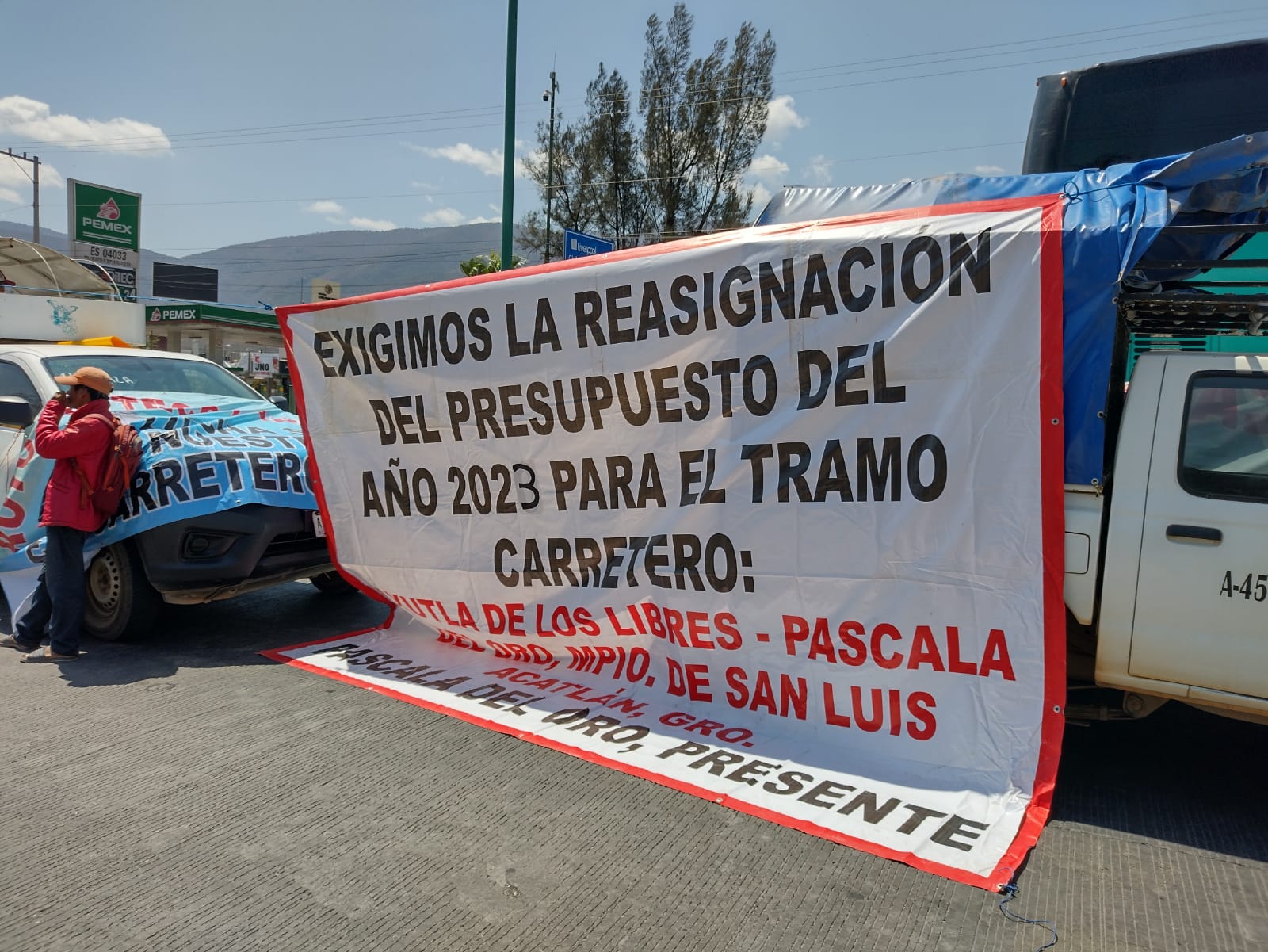 Habitantes de Pascala del Oro bloquearon la Autopista del Sol en demanda de construcción de carretera