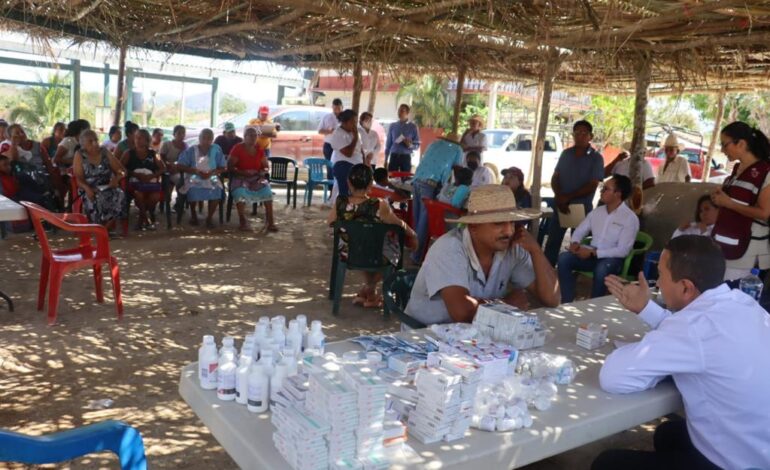 La Secretaría de Salud lleva brigadas médicas a comunidades de Tecoanapa