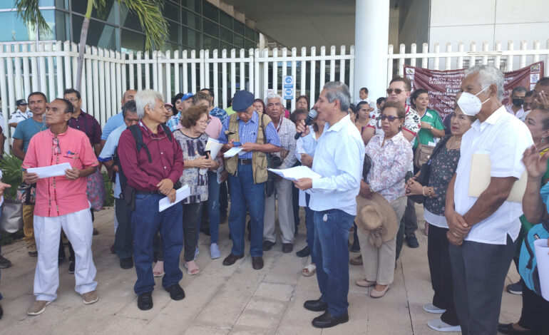 Derechohabientes del ISSSTE urgen a Evelyn Salgado colocar la primera piedra del hospital del tercer nivel en Acapulco