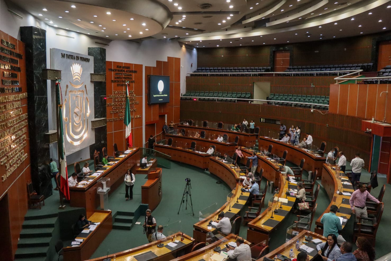 Por Plan B, diputados locales se acusan de bipolares, autoritarios e inestables