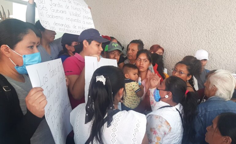 Autoridades continúan sin cumplir a alumnos de la primaria Rafael Ramírez