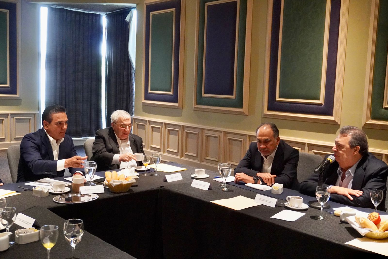 Prepara Silvano Aureoles documento con 24 propuestas para el 2024