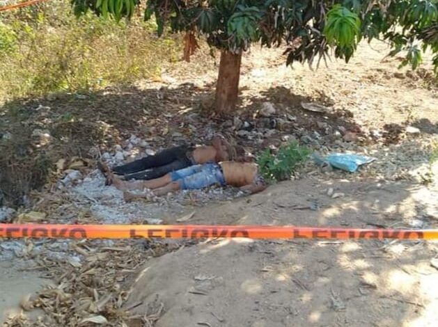 Son asesinados un joven y un adulto; los alojan cerca de un basurero en Tecoanapa, Guerrero