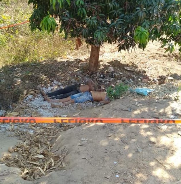 Son asesinados un joven y un adulto; los alojan cerca de un basurero en Tecoanapa, Guerrero