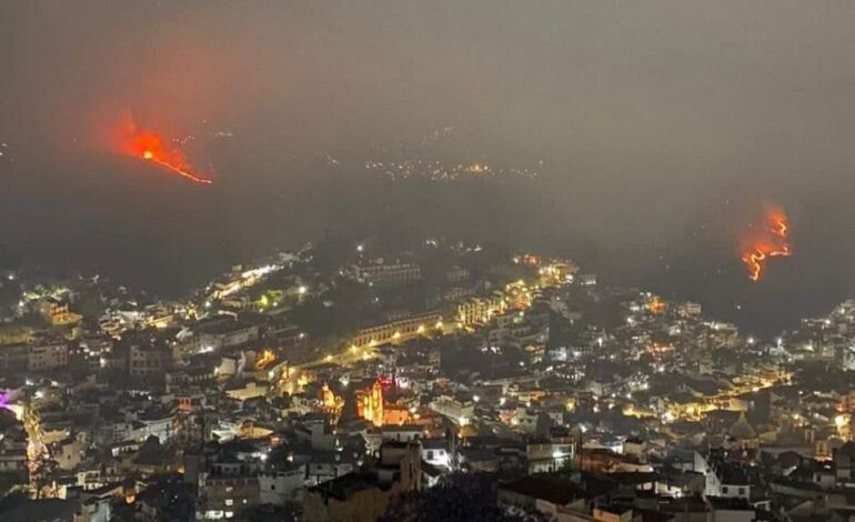 Suspenden clases en Taxco por incendio; controlado al 70%, señala Secretaría de Gestión Integral de Riesgos y Protección Civil