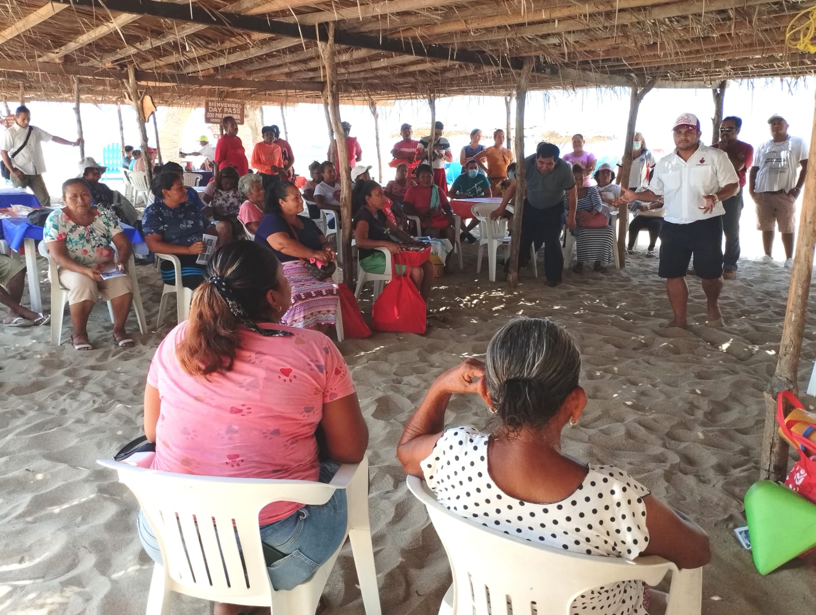 Respaldan en Pie de la Cuesta proyecto político de Jacko Badillo