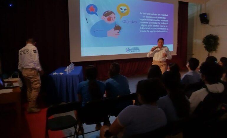 Continúa Secretaría de Seguridad Pública de Acapulco con taller para «Uso Correcto de las Redes Sociales» en escuelas