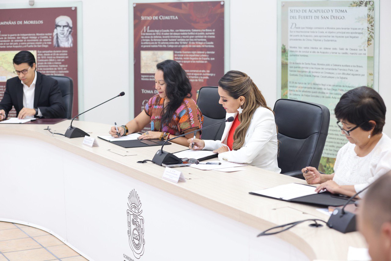 Firma Evelyn Salgado con Semarnat convenio de coordinación para el Ordenamiento Ecológico Estatal y Regional de Guerrero