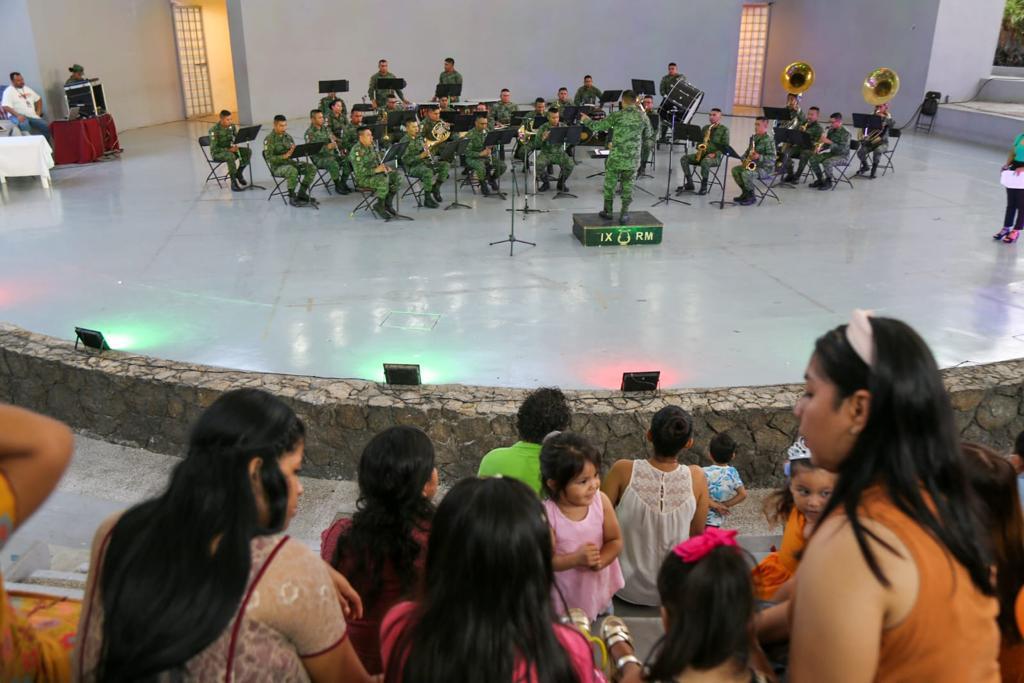Inician los festejos por el Día de la Niñez en el Parque Papagayo de Acapulco