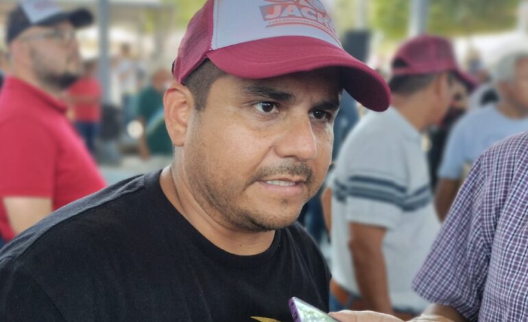 No lo frenarán con difamaciones, advierte Jacko Badillo; se declara puntero en encuestas