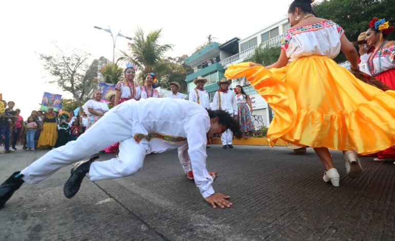 Encabeza Abelina López, Pendones y Danzas en Jolgorio Acapulqueño 2023