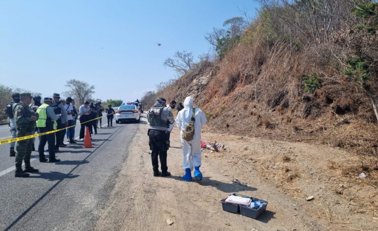 Localizan cadáver en la carretera Zihuatanejo-La Chica
