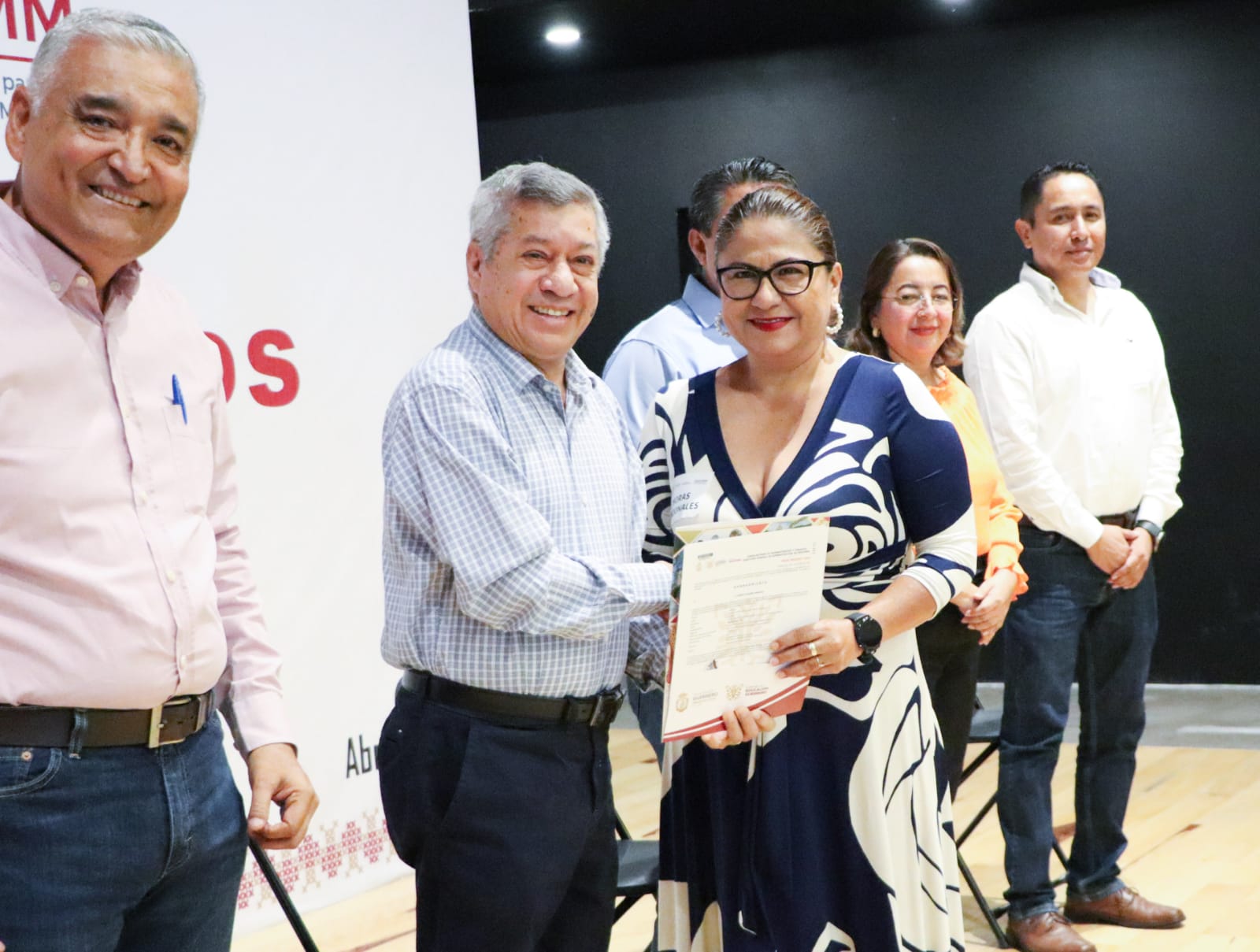 Entrega Secretaría de Educación en Guerrero 191 plazas de promoción a maestros del nivel básico