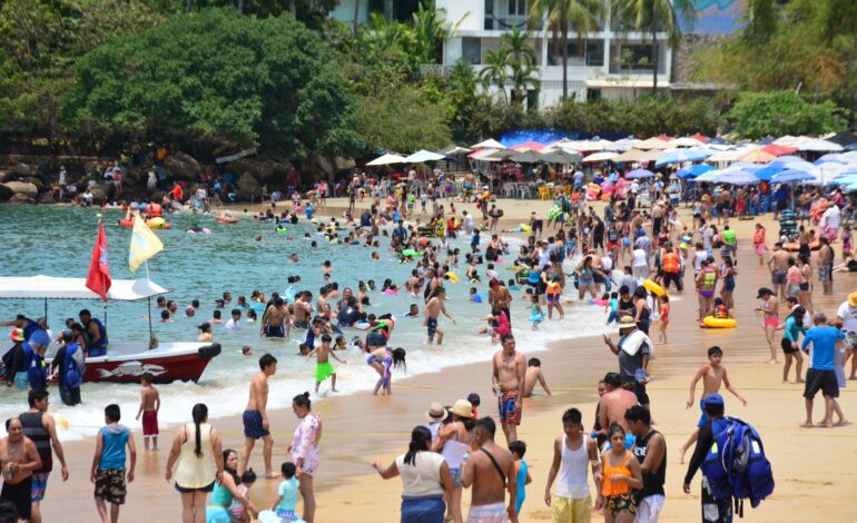 Destinos turísticos de Guerrero en la preferencia de paseantes, 101 mil turistas arribaron por Puente del 5 de mayo