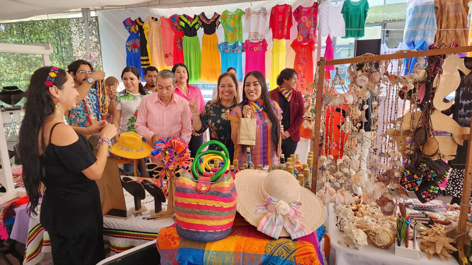 Dio inicio el bazar de la comunidad LGBTTTIQ+ en el Congreso de Guerrero
