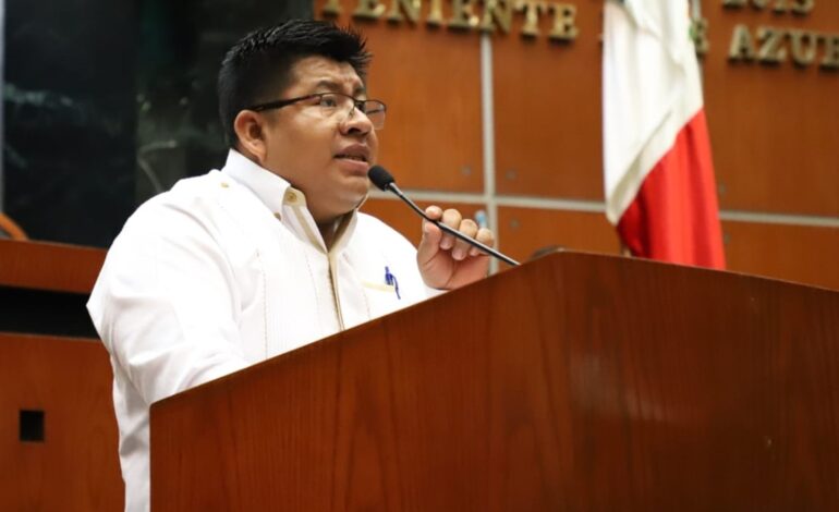 Plantean exhorto para el rescate y preservación del portal Morelos de Tlapa