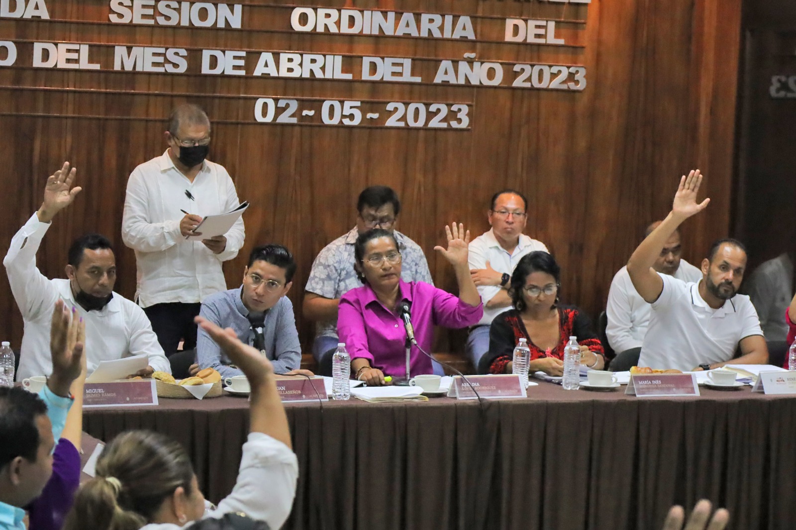 Encabeza Abelina López Sesión Ordinaria de Cabildo de abril
