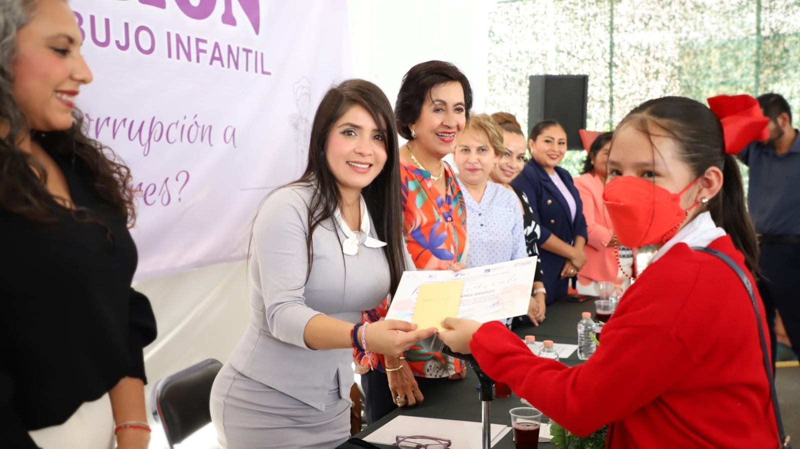 Premian en el Congreso de Guerrero a ganadores de concurso infantil de dibujo
