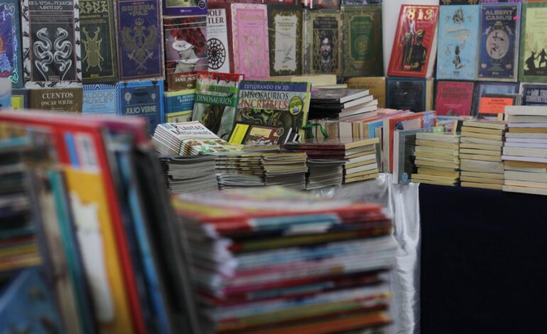 Inaugura Abelina López la VII edición de la FILA