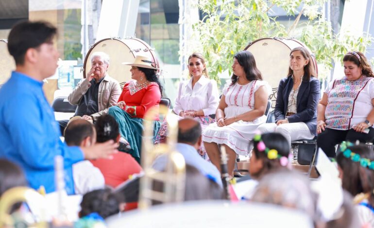 Hacer de las artes, las costumbres y de nuestras tradiciones un factor de transformación en todas las regiones, reafirma Evelyn Salgado
