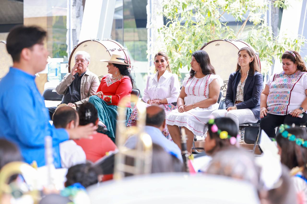 Hacer de las artes, las costumbres y de nuestras tradiciones un factor de transformación en todas las regiones, reafirma Evelyn Salgado