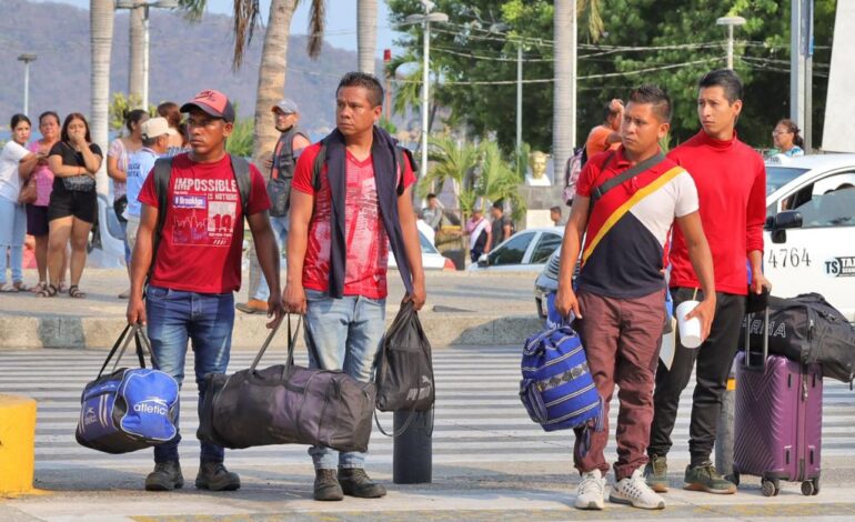 Da banderazo de salida Leticia Lozano, a jornaleros que trabajarán en Florida
