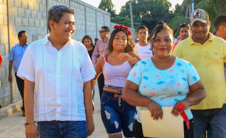 Ossiel Pacheco y su cercanía con el pueblo de Coyuca