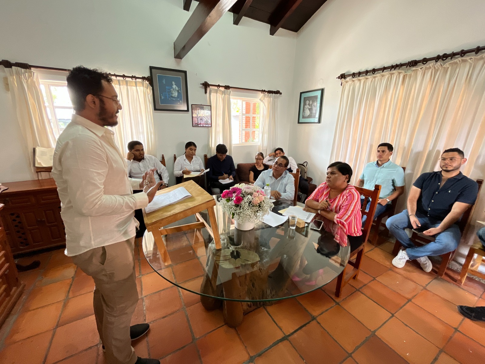 Organiza en el Congreso un torneo de debate entre jóvenes estudiantes