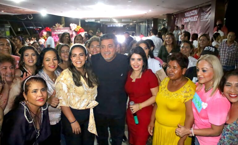 Agasaja Yoloczin Domínguez a más de mil 2 madres de Acapulco por su día