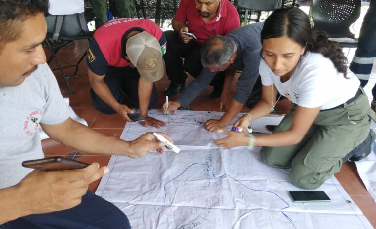 Capacitan a brigadistas guerrerenses para combatir incendios forestales en Canadá