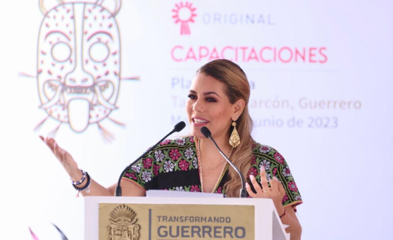 Evelyn Salgado y Alejandra Frausto dan inicio a capacitaciones para artesanas y artesanos de Guerrero